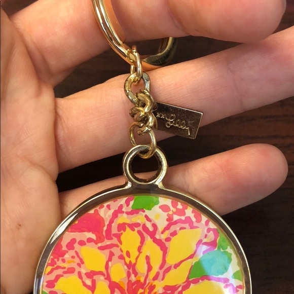 Lilly Pulitzer flower printed keychain - Picture 3 of 3